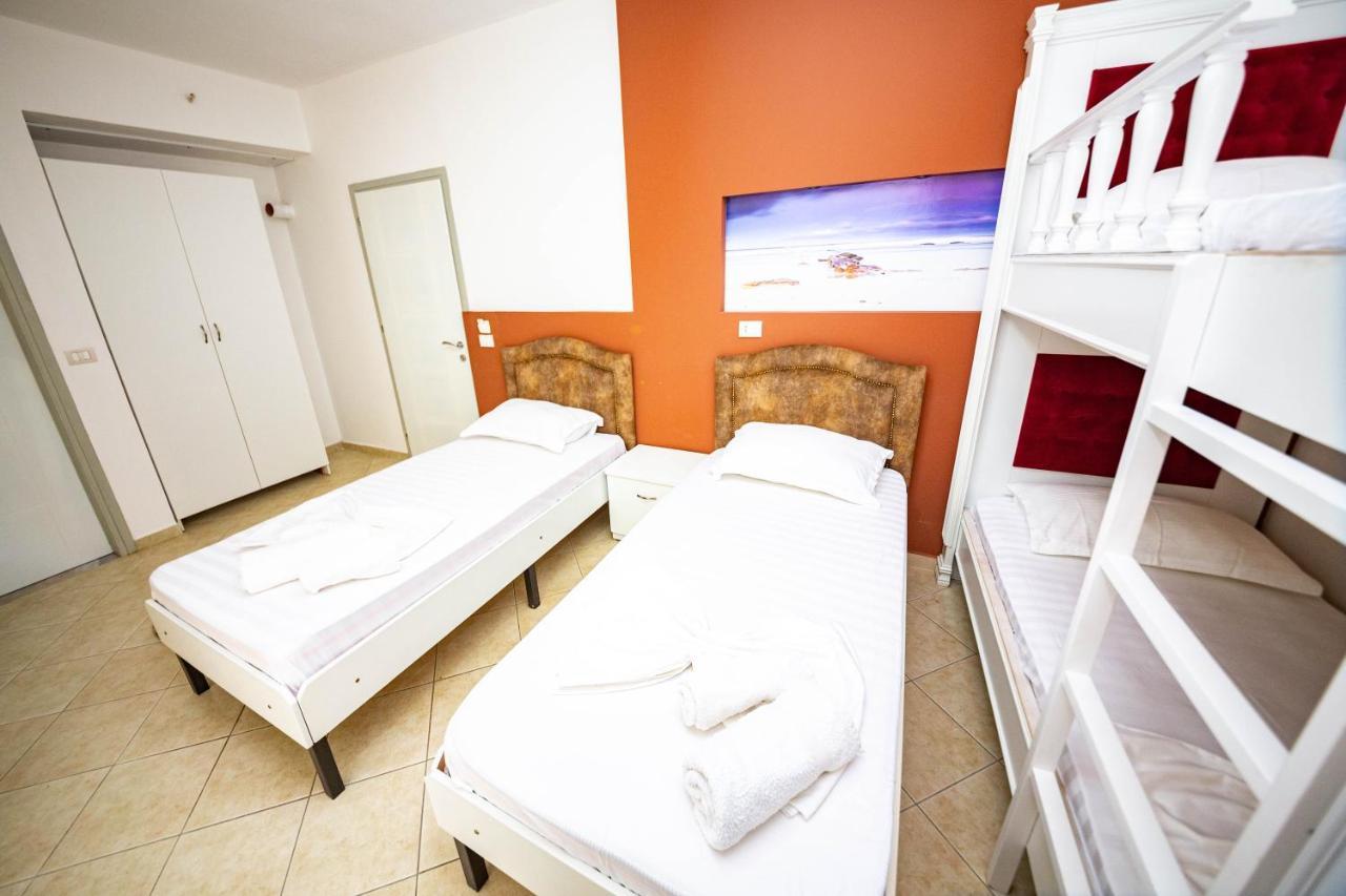 Ideal ApartHotel Saranda Bagian luar foto