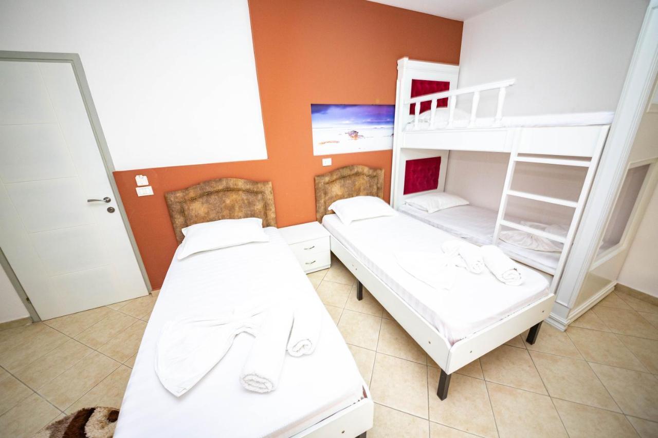 Ideal ApartHotel Saranda Bagian luar foto