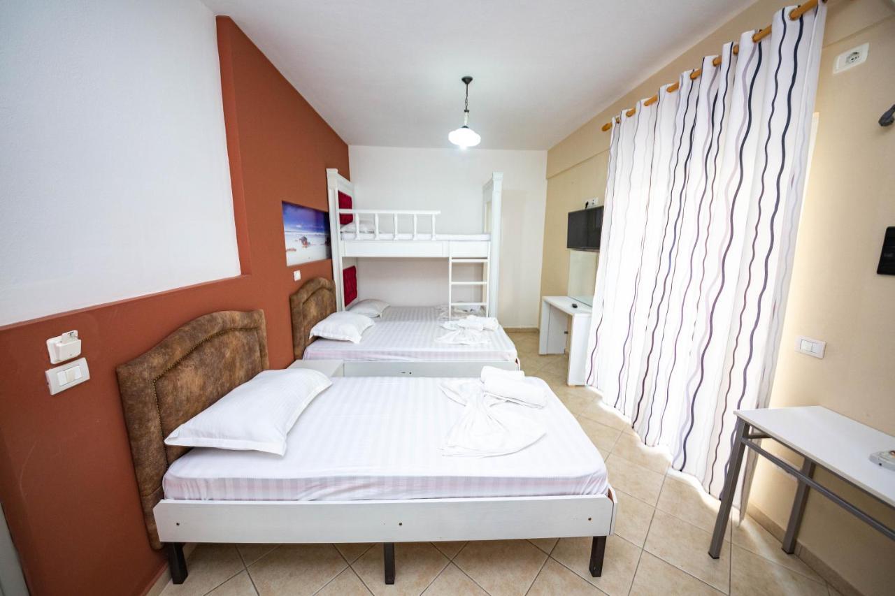 Ideal ApartHotel Saranda Bagian luar foto