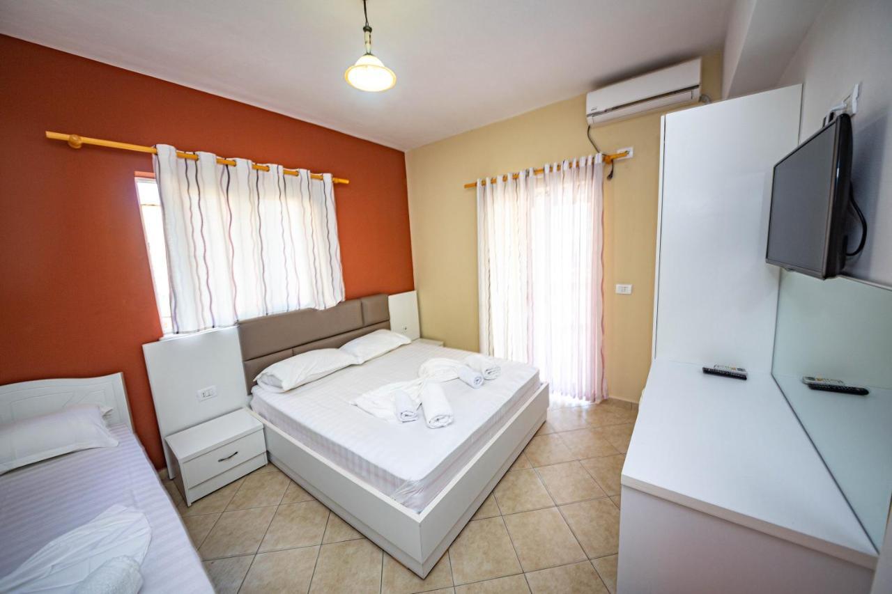 Ideal ApartHotel Saranda Bagian luar foto